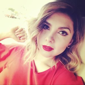 Meet your Posher, Angelica